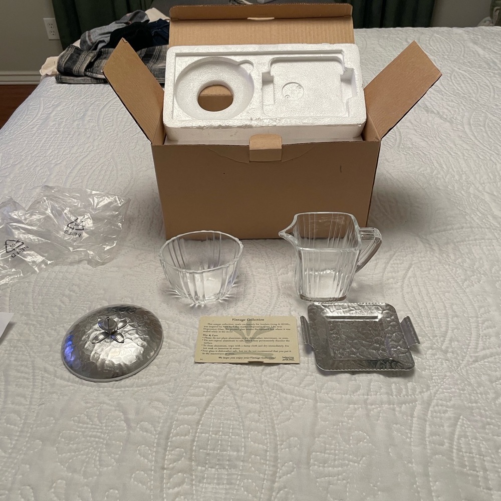 NIB Southern Living at Home Vintage Collection Creamer & Sugar Set #40514 - Picture 10 of 17